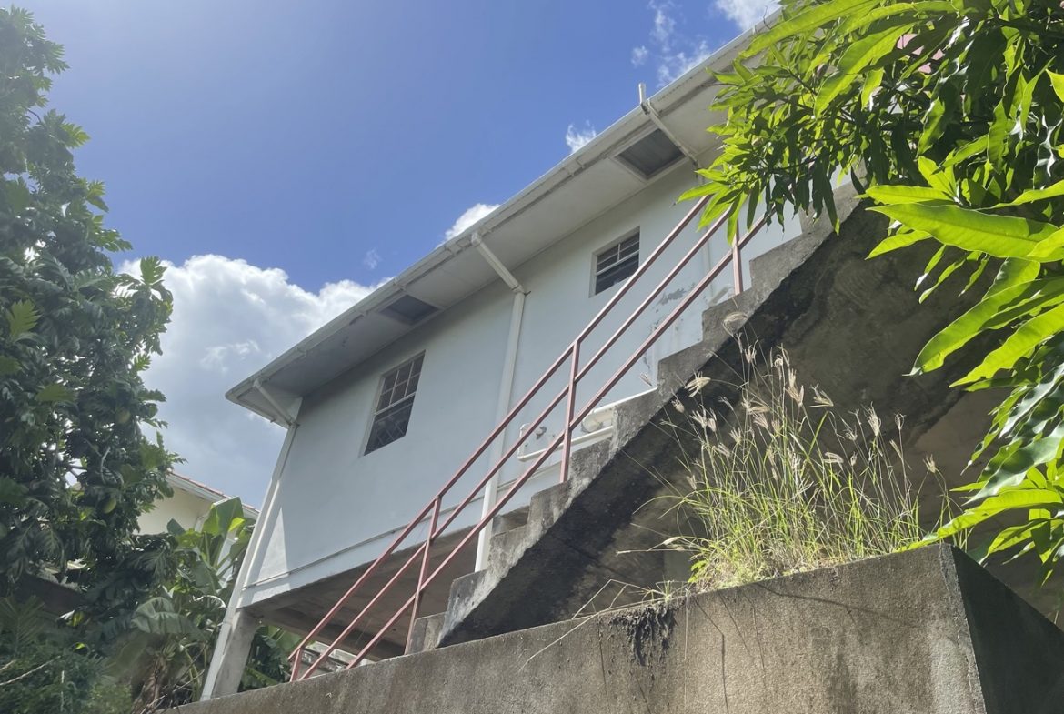 houses for sale in st lucia steps side
