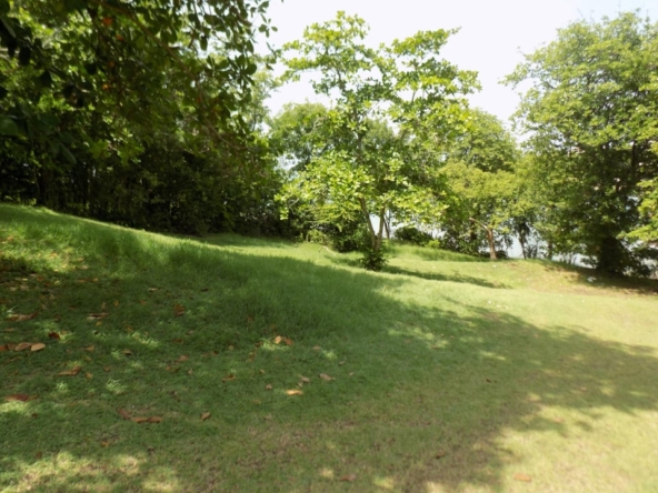 BECUNE POINT LAND