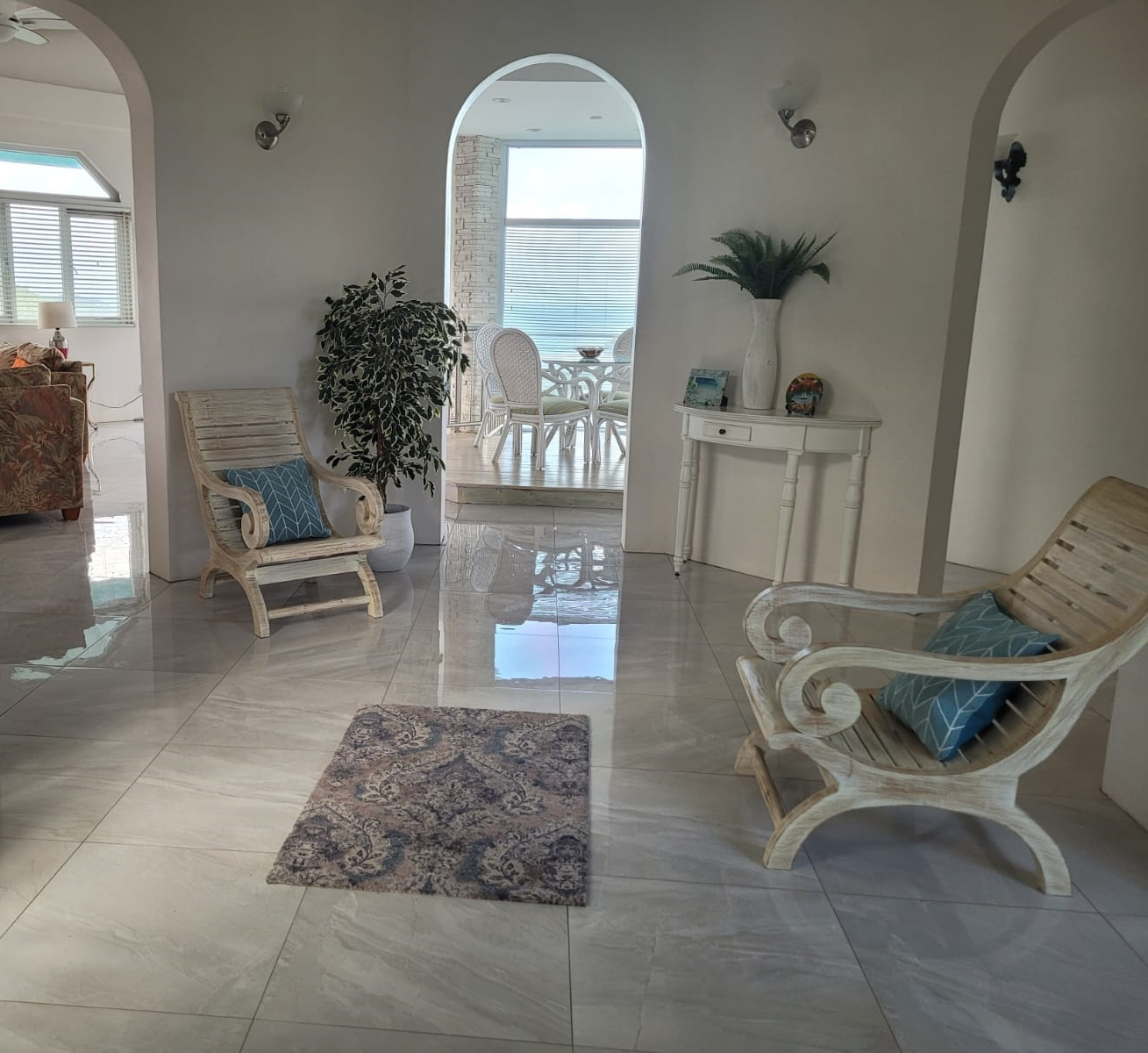 Villa For Rent In Cas en Bas sitting room