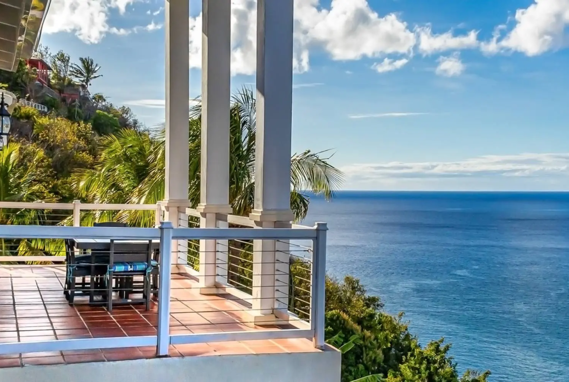 4 Bed Villa For Sale in Marigot Bay St Lucia patio