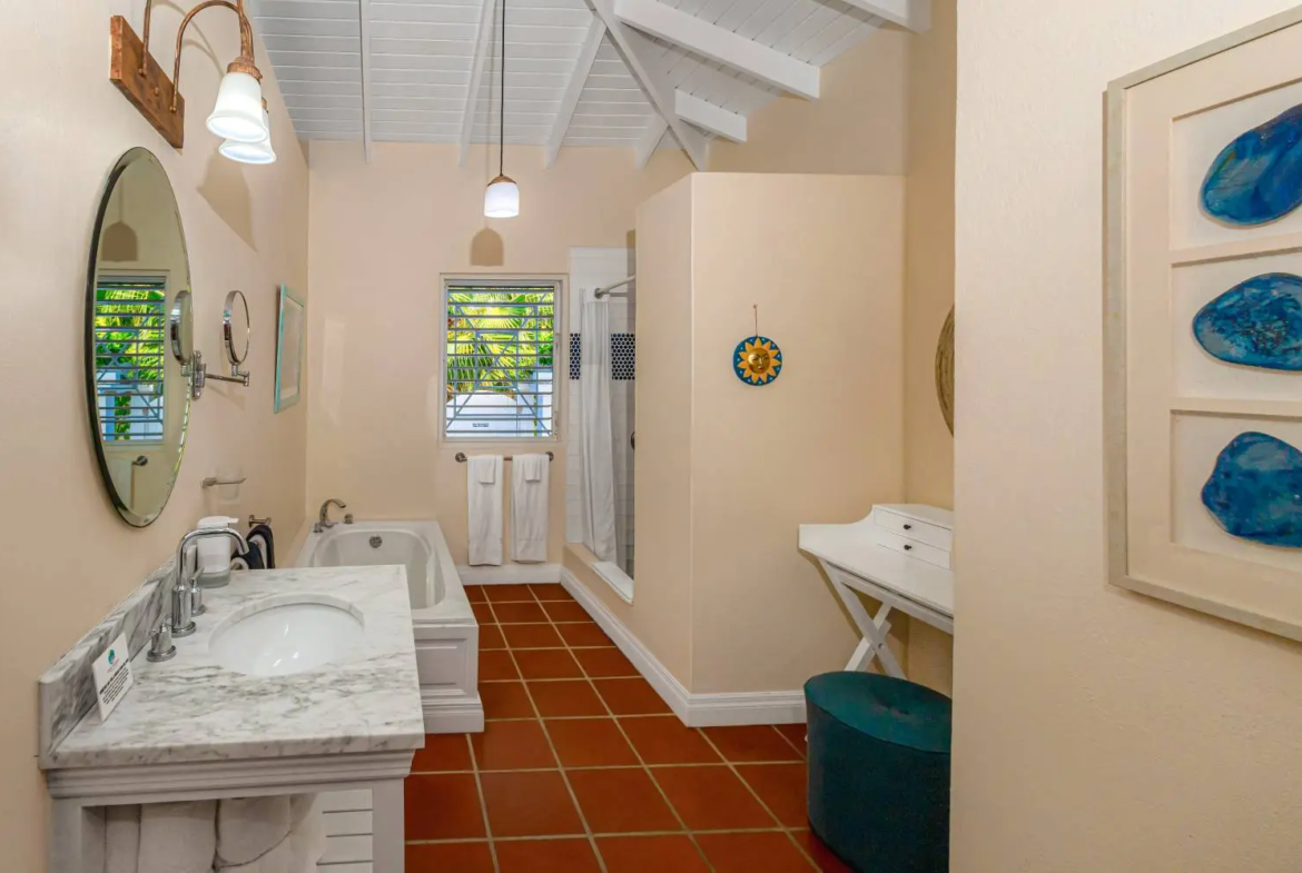 4 Bed Villa For Sale in Marigot Bay St Lucia bathroom