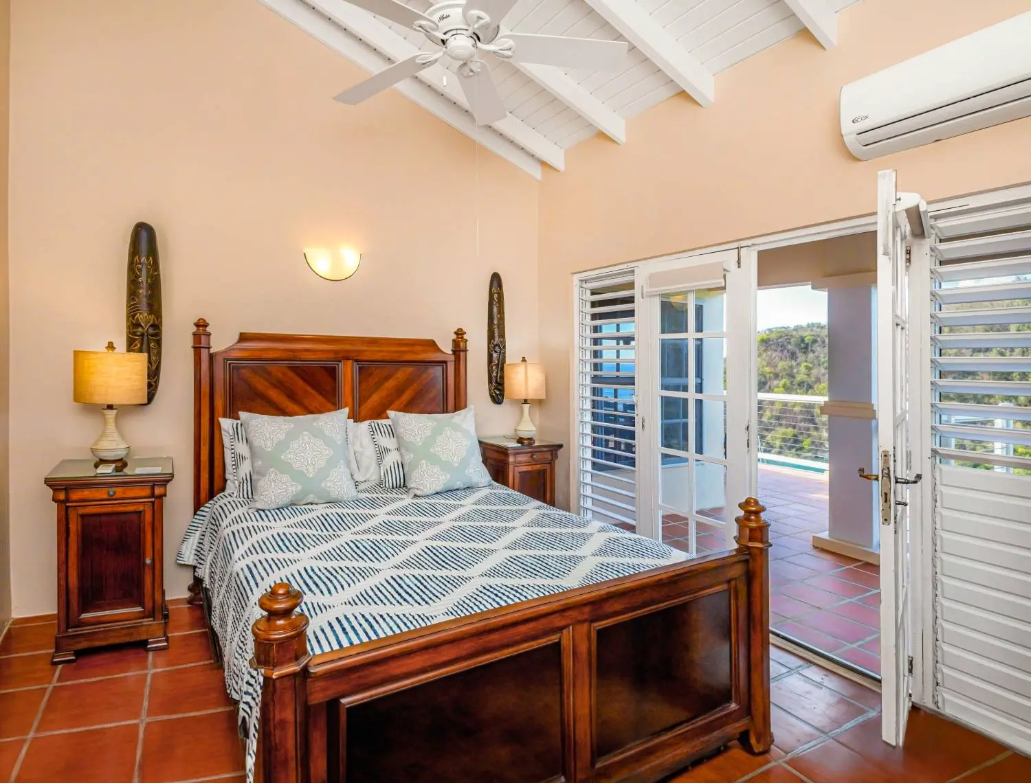 4 Bed Villa For Sale in Marigot Bay St Lucia bed